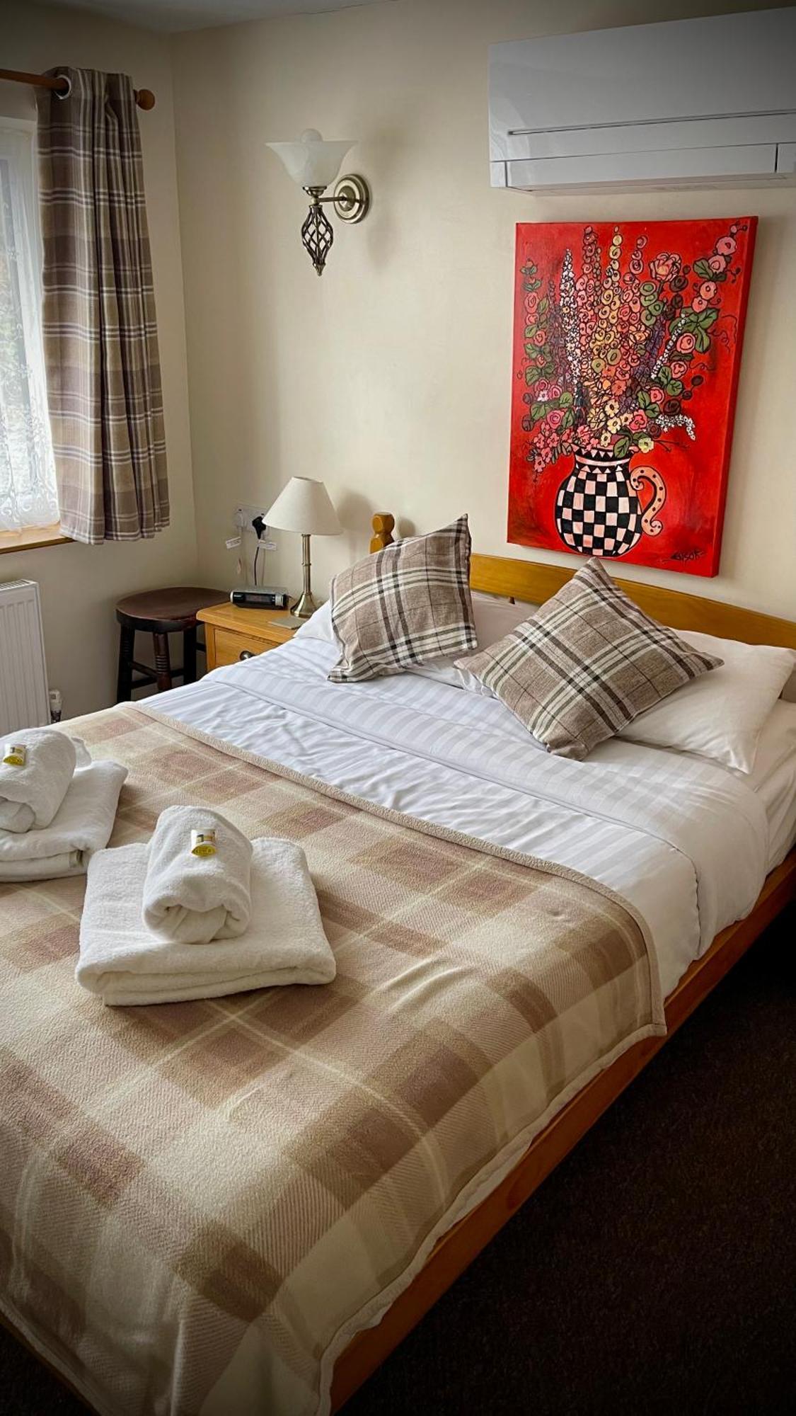 The White Horse Inn, Clun Esterno foto